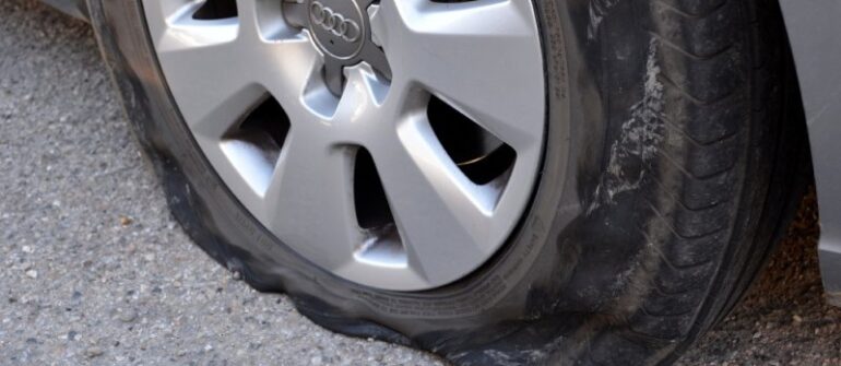 איך להחליף גלגל ברכב
